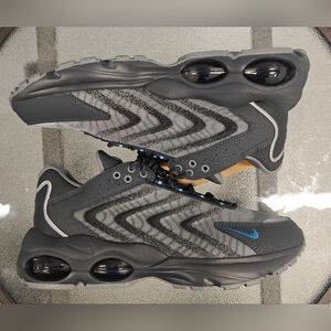 Size 9 - Nike Air Max Pulse Low Les Blue